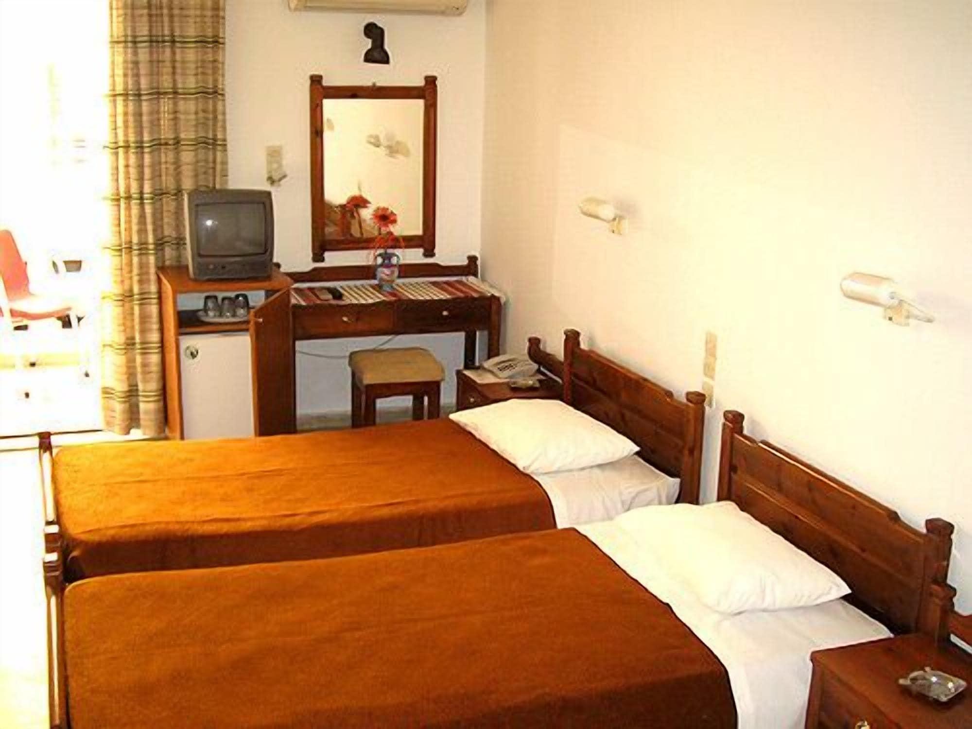 Doxa Hotel Agios Nikolaos  Bagian luar foto