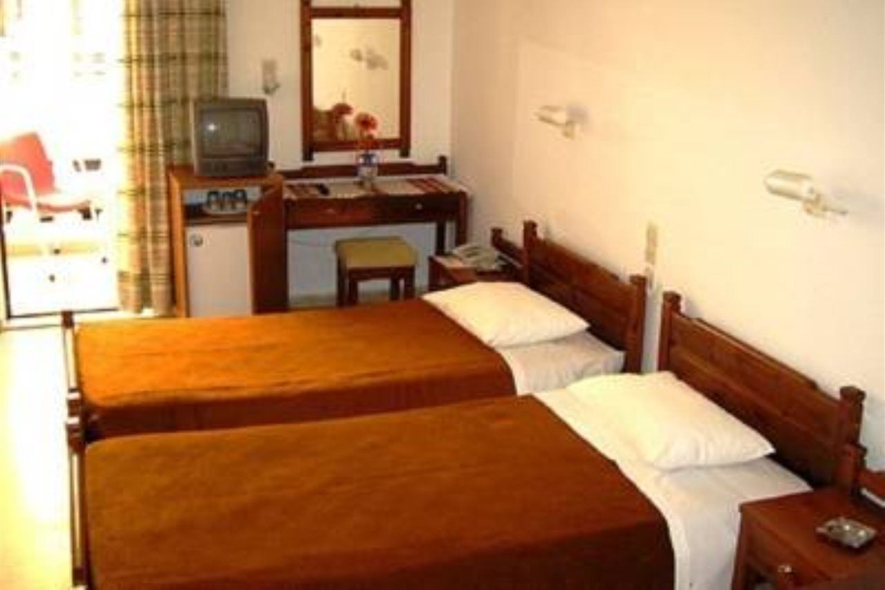 Doxa Hotel Agios Nikolaos  Bagian luar foto